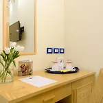Sharon House 3*