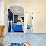 Sharon House Готель 3*