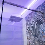 Sharon House Готель 3*
