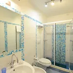 Sharon House Готель 3*