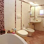Sharon House Готель 3*