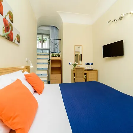 Sharon House Ξενοδοχείο 3*