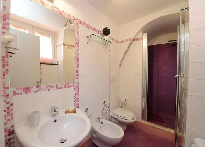 Ξενοδοχείο Sharon House 3*