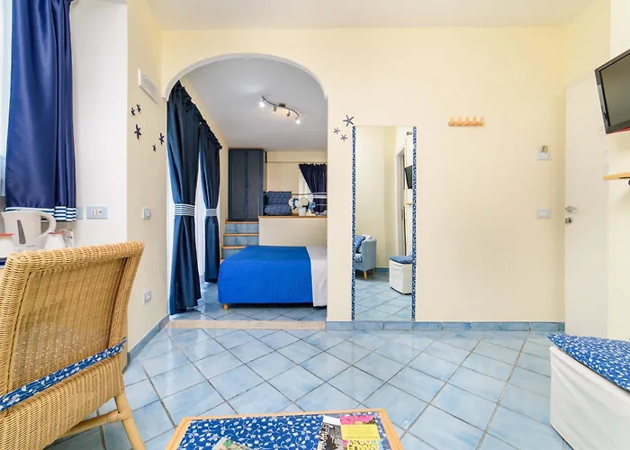 Sharon House Ξενοδοχείο 3*