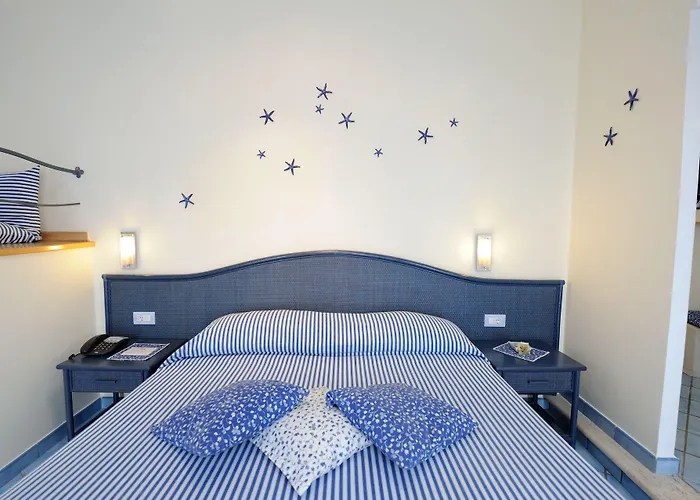 Sharon House Ξενοδοχείο 3*