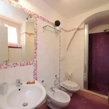 Ξενοδοχείο Sharon House 2*