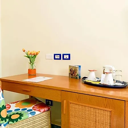 Sharon House 3*