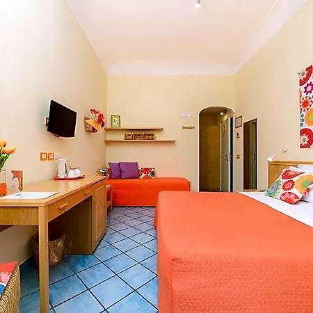 Sharon House 3*