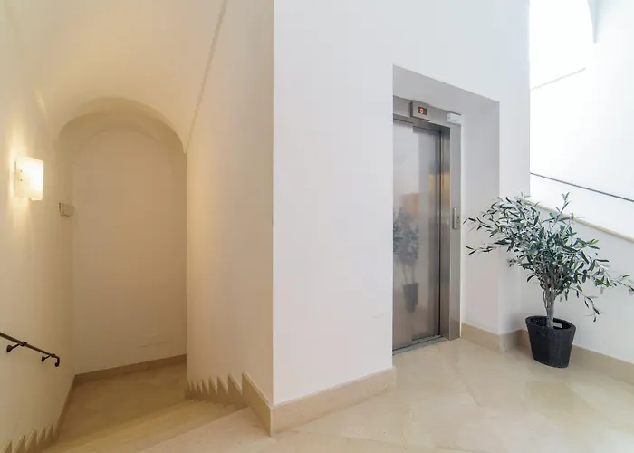 Sharon House Hotel 3*