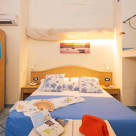 Sharon House فندق