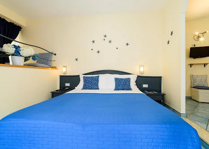 Sharon House Hotel 3*