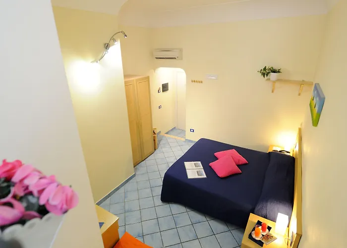 Hotel Sharon House 3*