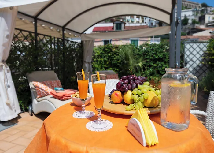 Sharon House Hotel 3*